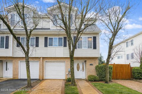 Photo of 17 Red Cedar Lane, Staten Island, NY 10309 (MLS # 2601483)
