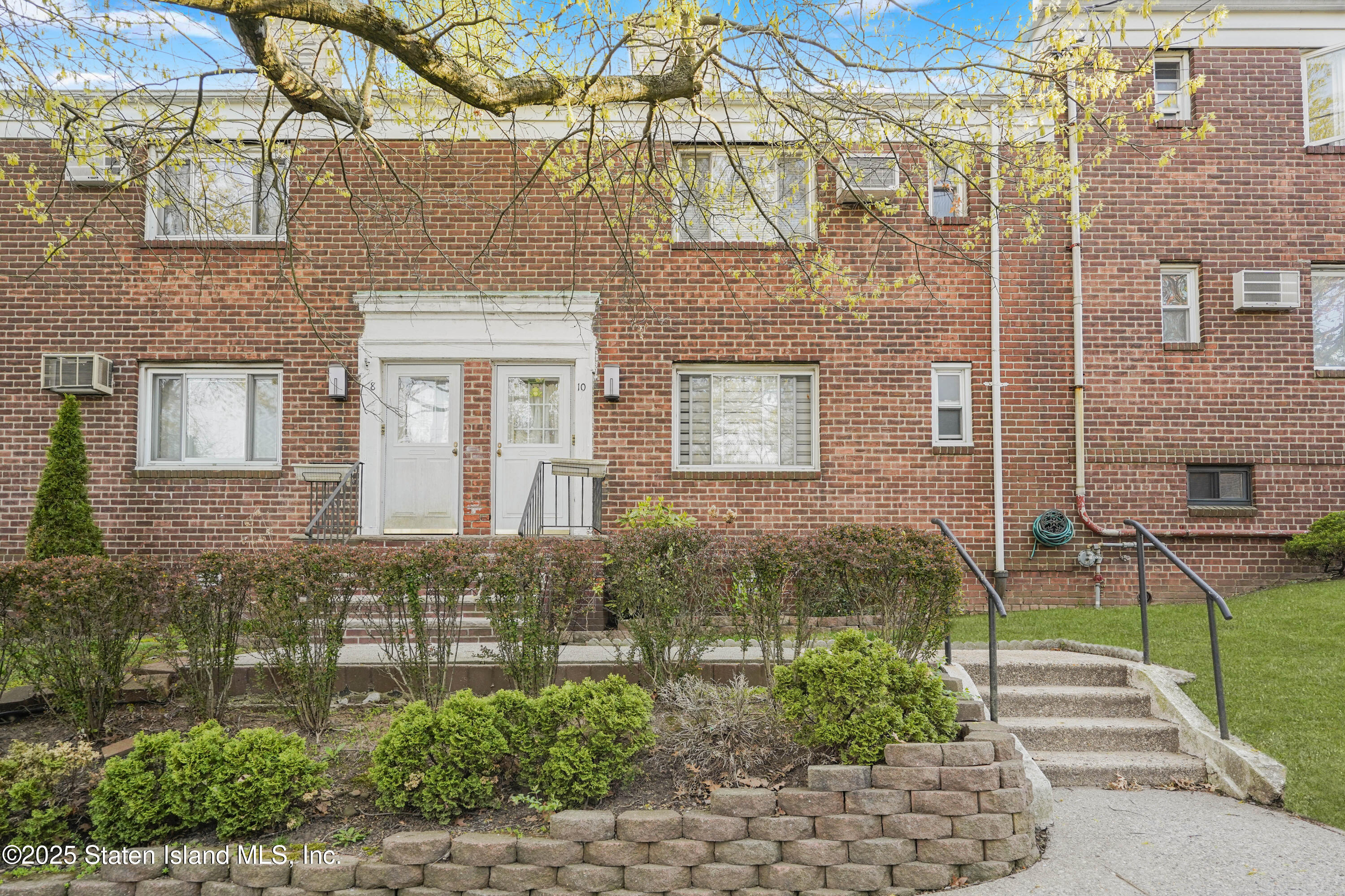 10 Seth Court #B, Staten Island, New York image 1