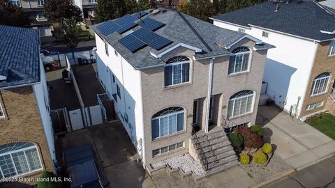 Photo of 158 Camden Avenue, Staten Island, NY 10309 (MLS # 2505806)