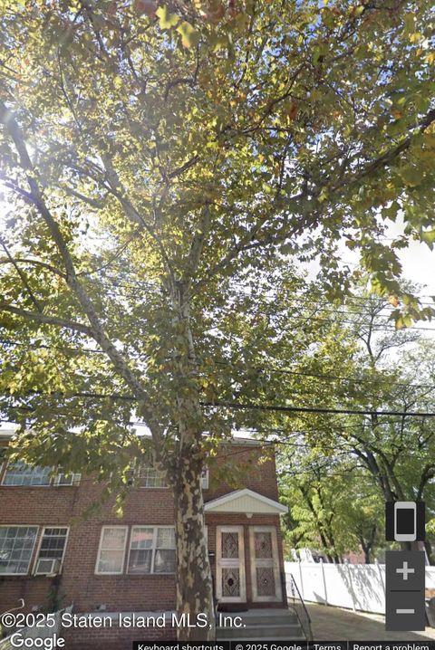 Photo of 21910 Edgewood Avenue, Queens, NY 11413 (MLS # 2500807)