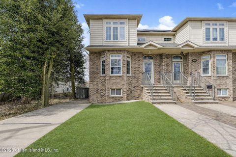 Photo of 1263 Mason Avenue, Staten Island, NY 10306 (MLS # 2601409)