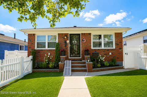 Homes For Sale - 400 Main Street<br/> Staten Island, NY 10307