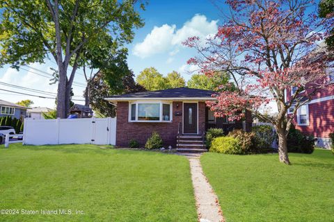 Photo of 508 Willowbrook Road, Staten Island, NY 10314 (MLS # 2405857)