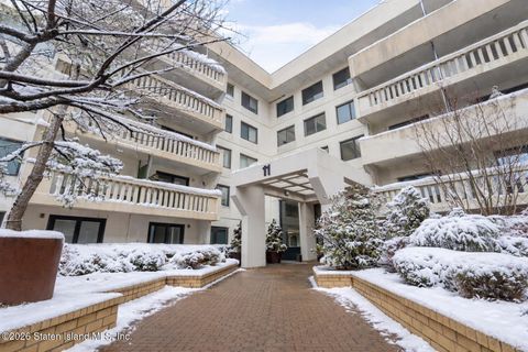 Photo of 11 Windham Loop #5ll, Staten Island, NY 10314 (MLS # 2600918)