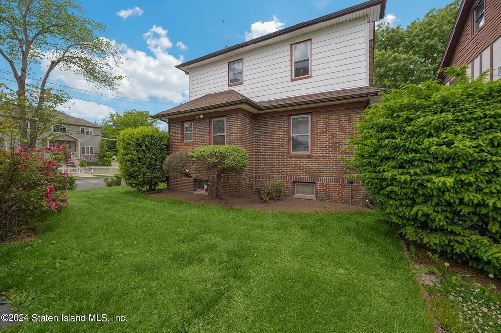Photo of 83 Crystal Avenue Avenue, Staten Island, NY 10302 (MLS # 2402988)