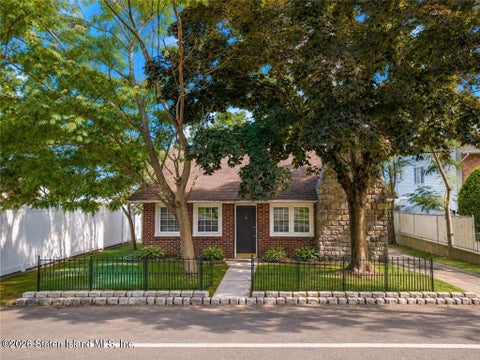 Homes For Sale - 116 Sharrotts Road<br/> Staten Island, NY 10309