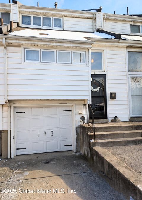 Photo of 53 Dover Green, Staten Island, NY 10312 (MLS # 2500370)