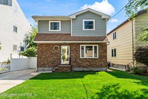 Photo of 91 Allen Place, Staten Island, NY 10312 (MLS # 2403911)