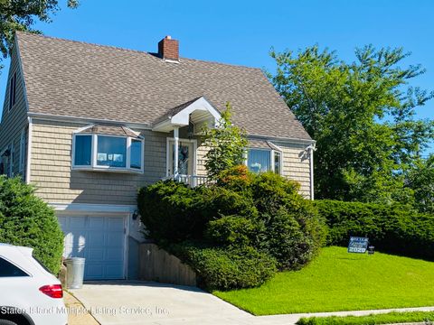 Photo of 55 Holden Boulevard, Staten Island, NY 10314 (MLS # 1159492)