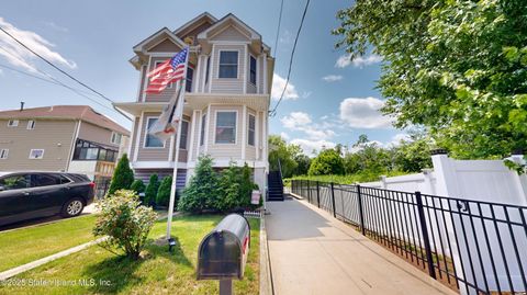Photo of 602 Seaview Avenue, Staten Island, NY 10305 (MLS # 2503897)