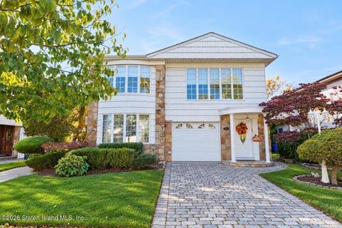 Photo of 127 Dawson Circle, Staten Island, NY 10314 (MLS # 2606011)