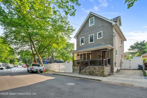 Photo of 453 N Railroad Avenue, Staten Island, NY 10304 (MLS # 2505866)