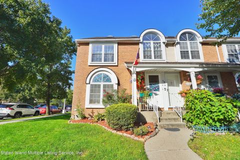 Photo of 10 Debbie Street #A, Staten Island, NY 10314 (MLS # 1164804)