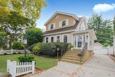 Photo of 74 Fremont Avenue, Staten Island, NY 10306 (MLS # 2405428)