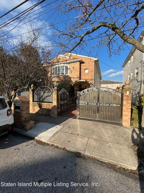 Photo of 133 Hopkins Avenue #2nd Floor, Staten Island, NY 10306 (MLS # 1160292)