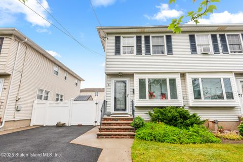 Photo of 41 Bent Street, Staten Island, NY 10312 (MLS # 2503409)
