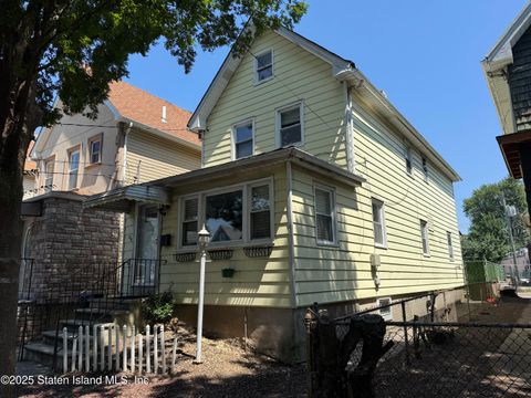 Photo of 13 Laforge Avenue, Staten Island, NY 10302 (MLS # 2504501)