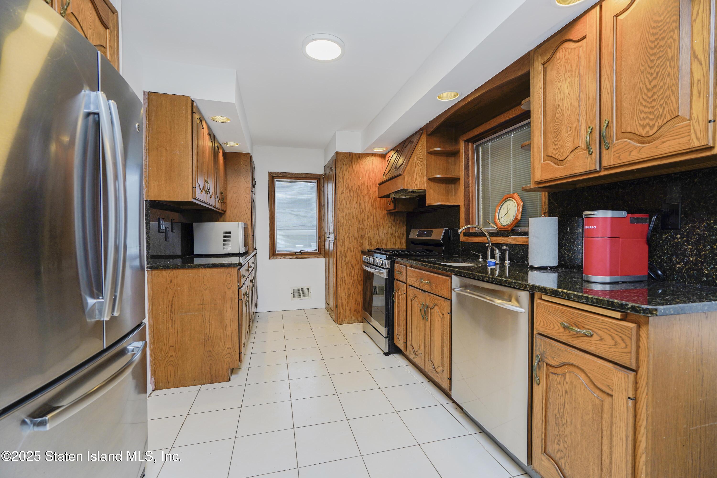 192 Ramapo Avenue, Staten Island, New York image 8