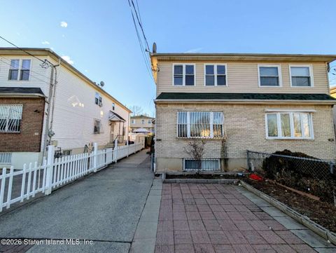 Photo of 204 Mosel Avenue, Staten Island, NY 10304 (MLS # 2600377)