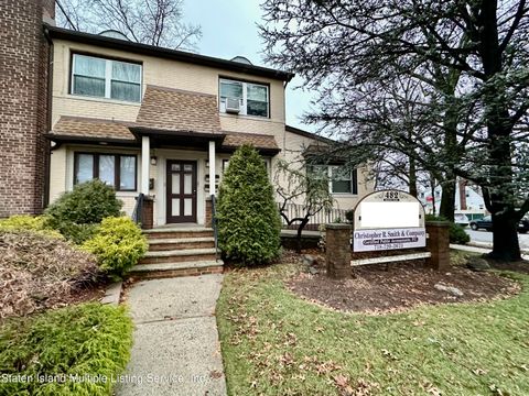 Photo of 482 Manor Road, Staten Island, NY 10314 (MLS # 2400254)
