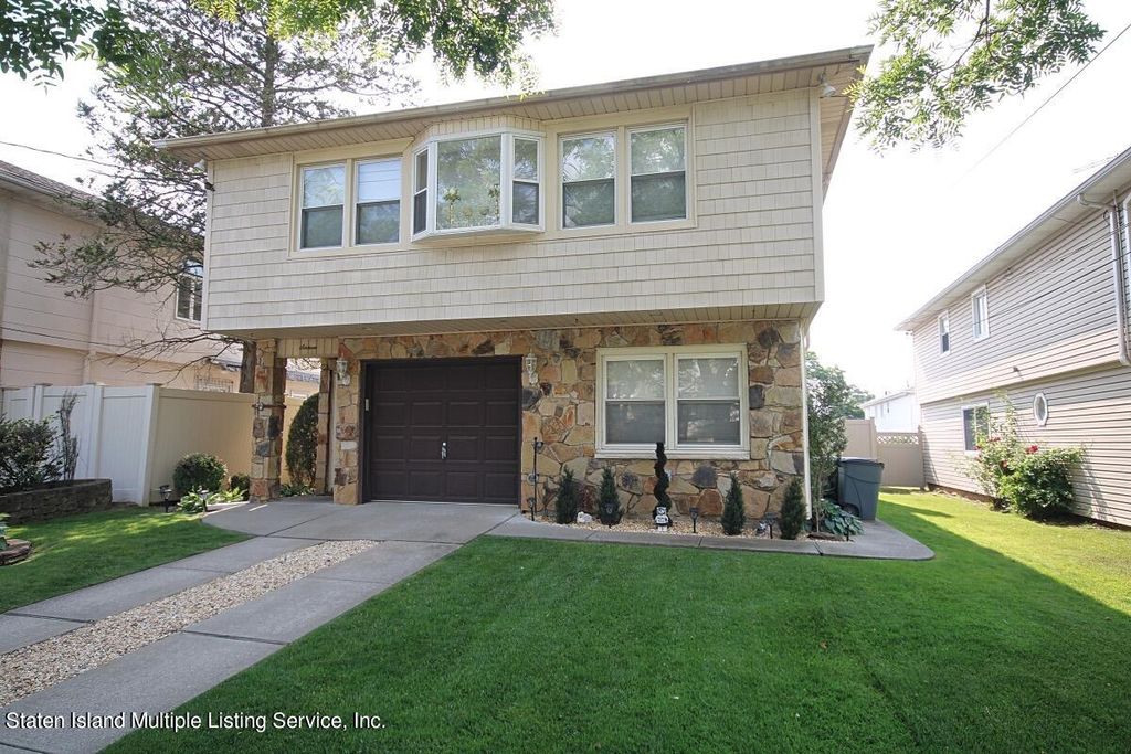 Photo of 16 Shepard Avenue, Staten Island, NY 10314 (MLS # 2505569)