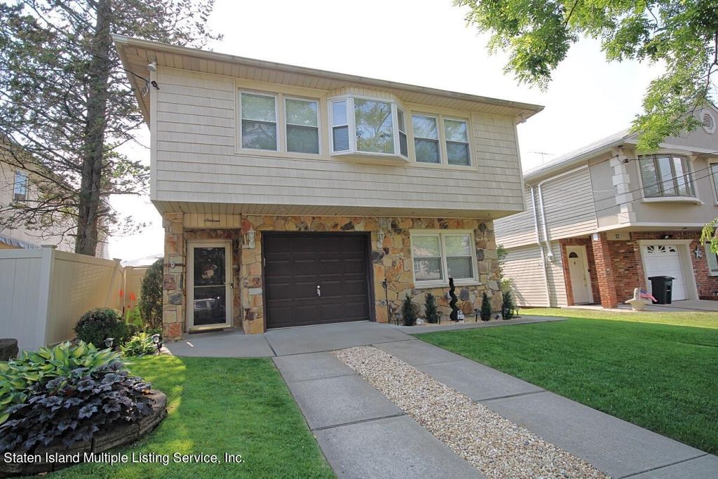 Photo of 16 Shepard Avenue, Staten Island, NY 10314 (MLS # 2505569)