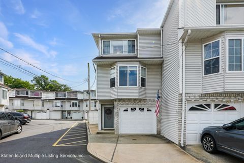 Photo of 26 Linda Lane, Staten Island, NY 10312 (MLS # 1163164)