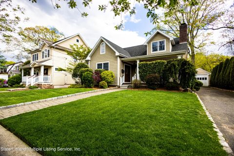 Photo of 38 Princewood Avenue, Staten Island, NY 10309 (MLS # 1163212)