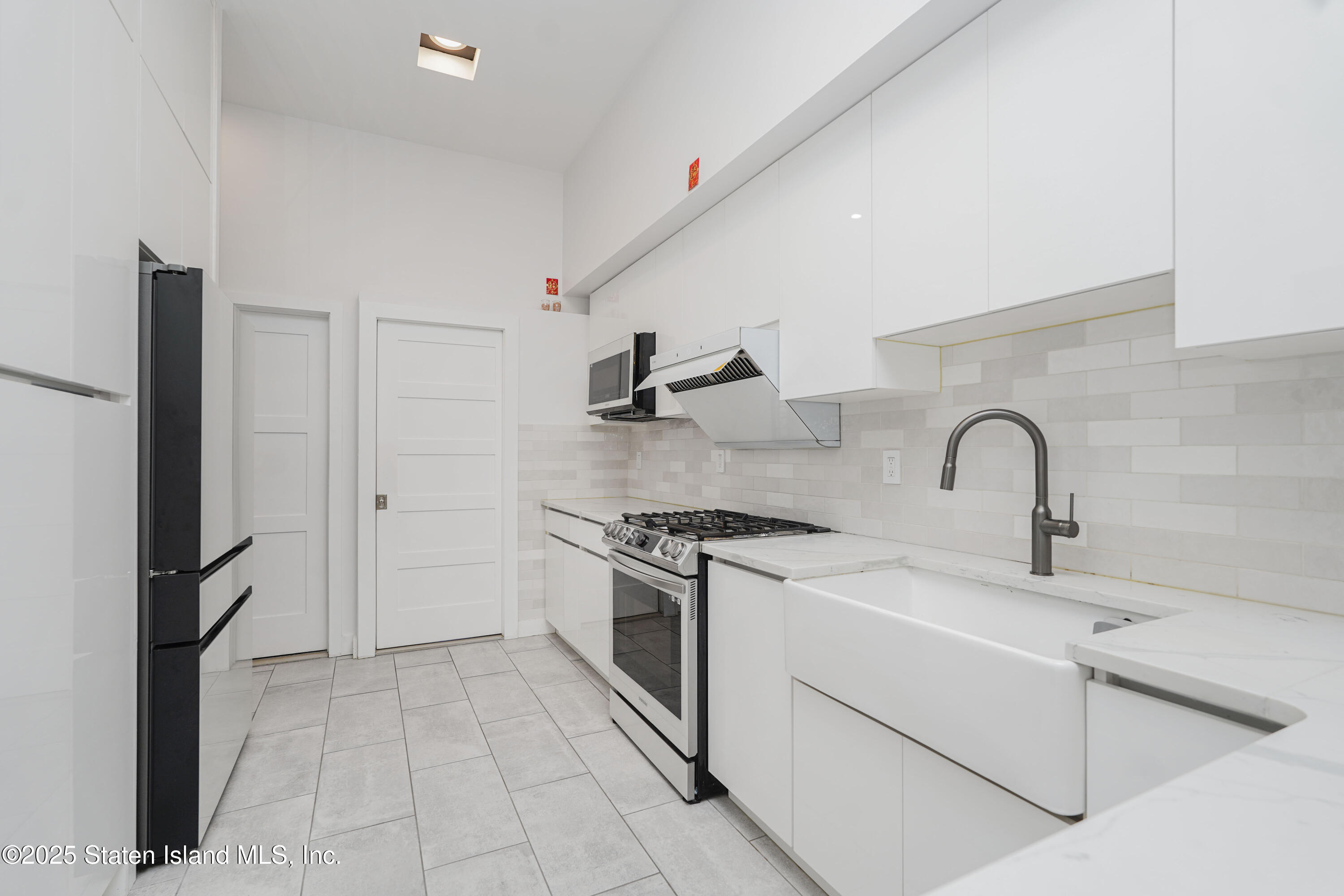 242 Van Duzer Street, Staten Island, New York image 8
