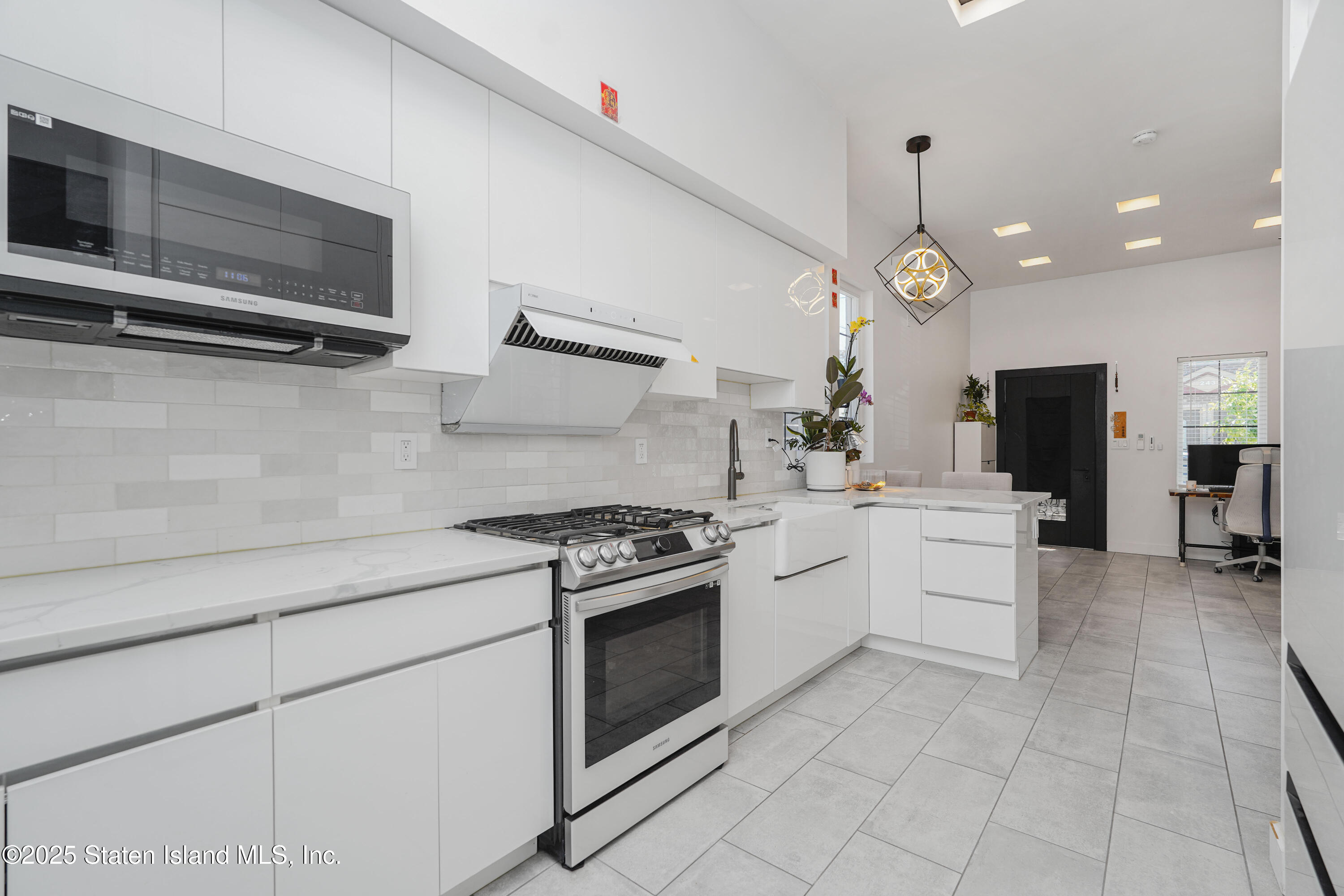 242 Van Duzer Street, Staten Island, New York image 9