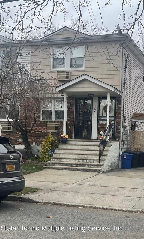 Photo of 1041 Rathbun Avenue, Staten Island, NY 10309 (MLS # 1160951)
