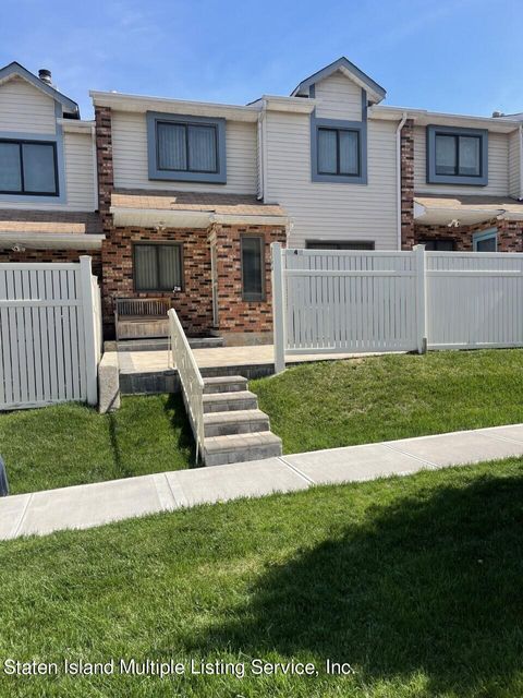 Photo of 224 Ashworth Avenue, Staten Island, NY 10314 (MLS # 1161404)