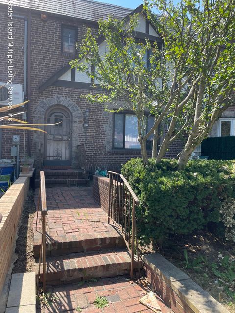 Photo of 6744 Kessel Street, Queens, NY 11375 (MLS # 1164221)