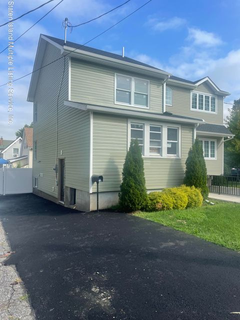 Photo of 1053 Forest Avenue, Staten Island, NY 10310 (MLS # 1158772)