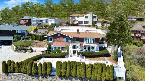 Photo of 29 Douglas Road, Staten Island, NY 10304 (MLS # 1163145)