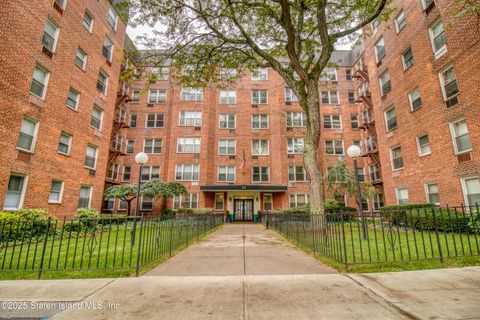 Photo of 50 Fort Place #B3-B/A, Staten Island, NY 10301 (MLS # 2505572)