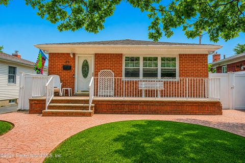 Photo of 34 Rene Drive, Staten Island, NY 10306 (MLS # 2602654)