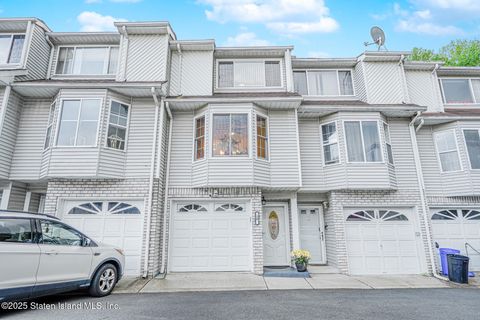 Photo of 20 Linda Lane, Staten Island, NY 10312 (MLS # 2502678)