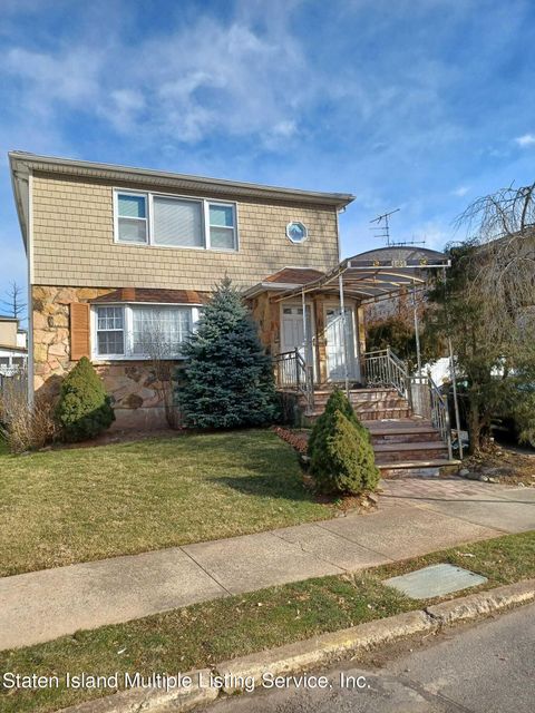 Photo of 131 Suffolk Avenue, Staten Island, NY 10314 (MLS # 1160060)