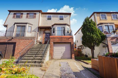 Photo of 7 Elson Street, Staten Island, NY 10314 (MLS # 2405956)