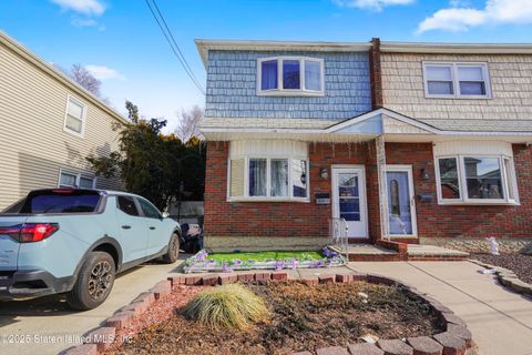 Photo of 25 Church Avenue, Staten Island, NY 10314 (MLS # 2500911)