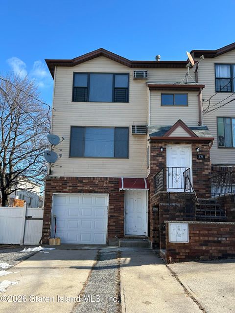 Photo of 371 Bradley Avenue #2nd Floor, Staten Island, NY 10314 (MLS # 2600117)