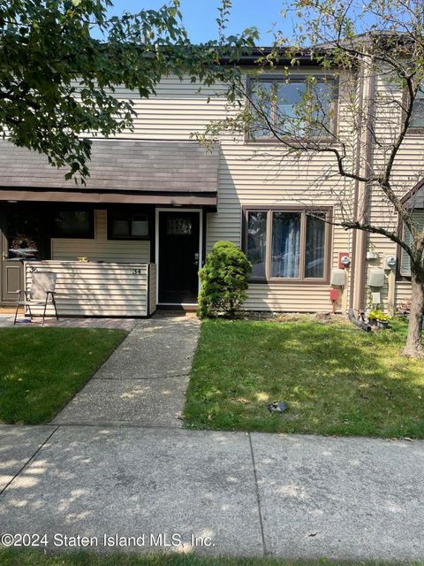 Photo of 34 Gervil Street, Staten Island, NY 10309 (MLS # 2405916)