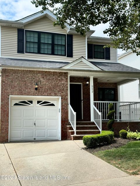 Photo of 252 Brehaut Avenue, Staten Island, NY 10307 (MLS # 2403910)