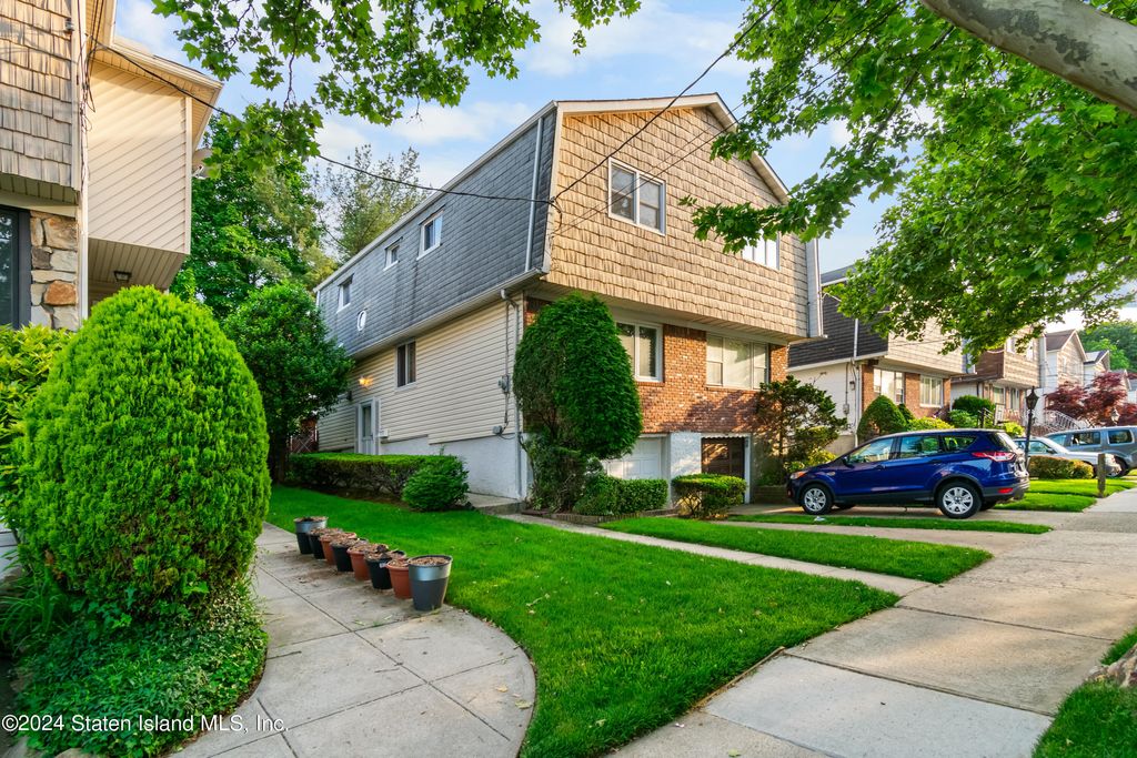 Photo of 42 Boone Street, Staten Island, NY 10314 (MLS # 2402962)