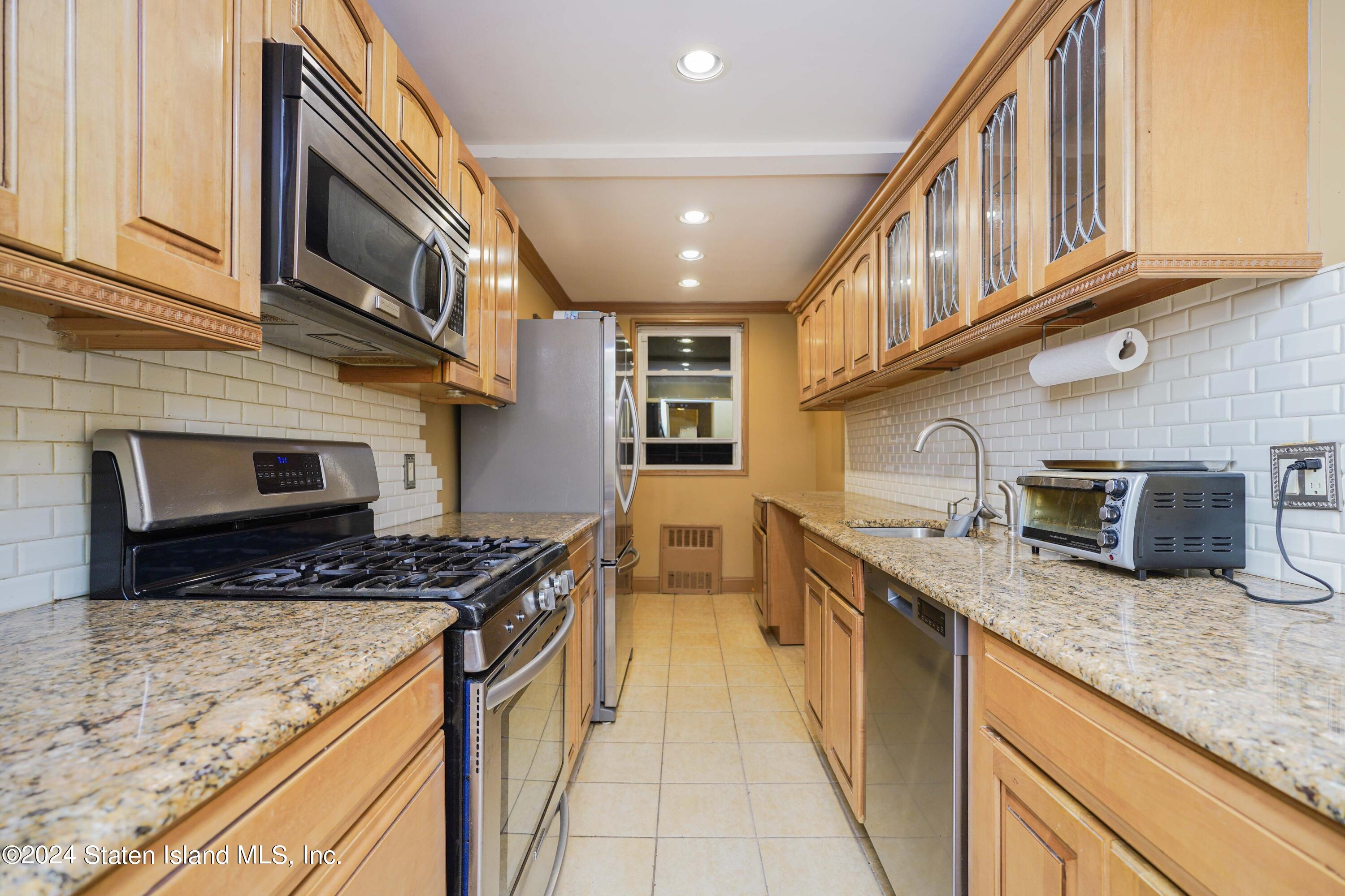 36 Hamilton Ave Avenue #3D, Staten Island, New York image 9