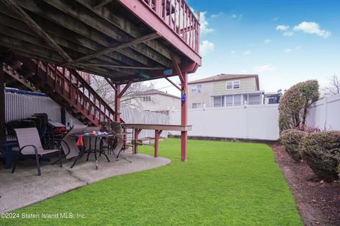 Photo of 42 East Macon Avenue, Staten Island, NY 10308 (MLS # 2406774)