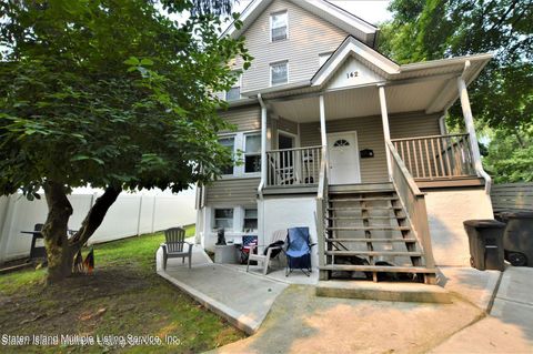 Photo of 142 York Avenue #2nd Floor, Staten Island, NY 10301 (MLS # 2400468)