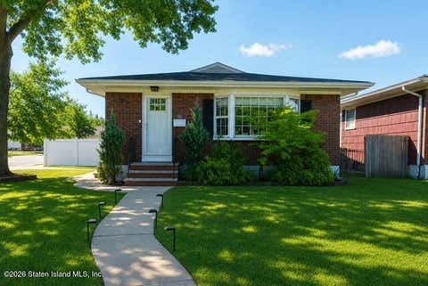 Photo of 182 Oakdale Street, Staten Island, NY 10308 (MLS # 2603927)