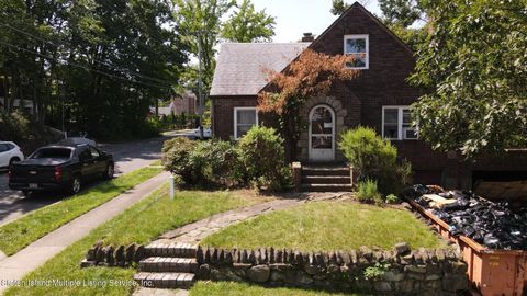 Photo of 140 Sparkill Avenue, Staten Island, NY 10304 (MLS # 1163660)